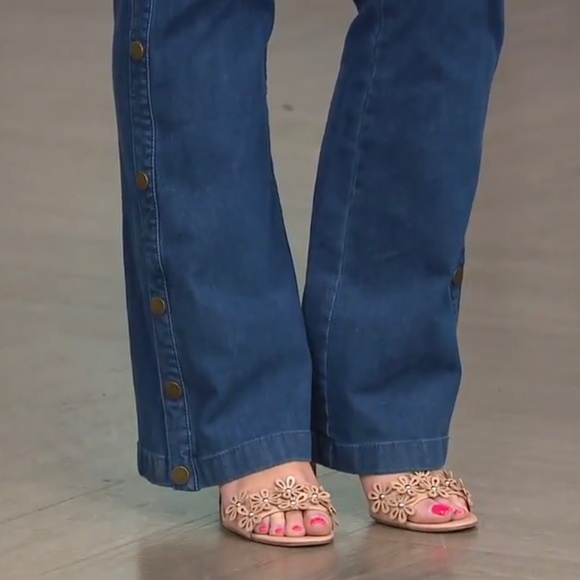 G.I.L.I Boho Retro Dual Stretch Button Flare Jeans Medium Blue Wash SZ 12 - Picture 14 of 16